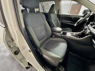 2022 Toyota Rav4 LE — photo 26