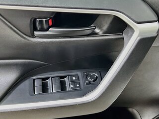 2022 Toyota Rav4 LE — photo 13