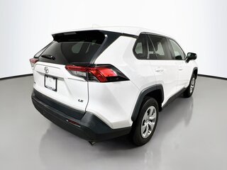 2022 Toyota Rav4 LE — photo 3