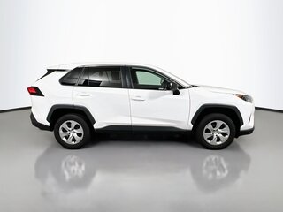 2022 Toyota Rav4 LE — photo 2