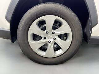 2022 Toyota Rav4 LE — photo 11