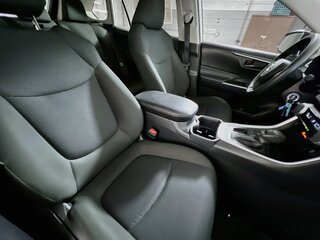 2025 Toyota Rav4 LE — photo 27