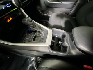 2025 Toyota Rav4 LE — photo 21