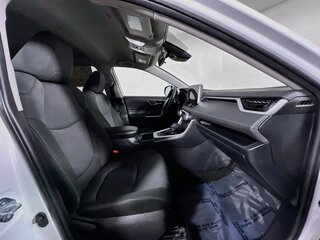 2025 Toyota Rav4 XLE — photo 28