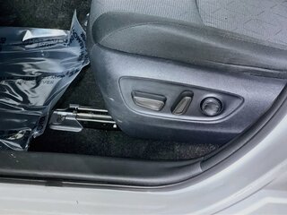 2025 Toyota Rav4 XLE — photo 13