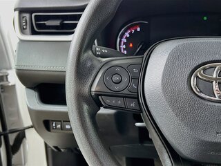 2025 Toyota Rav4 XLE — photo 16