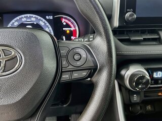 2025 Toyota Rav4 XLE — photo 16