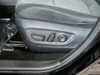 2025 Toyota Rav4 XLE — photo 12