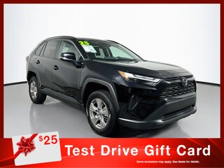 2025 Toyota Rav4 XLE — photo 1