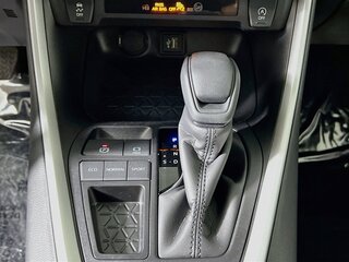 2025 Toyota Rav4 XLE — photo 21