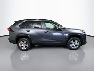 2025 Toyota Rav4 XLE — photo 2