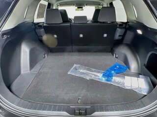 2025 Toyota Rav4 XLE — photo 31