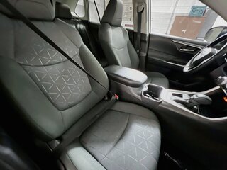 2025 Toyota Rav4 XLE — photo 28