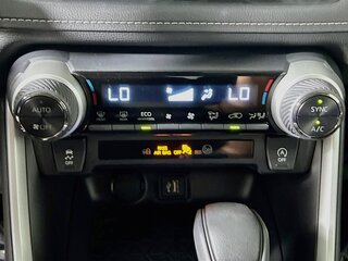2025 Toyota Rav4 XLE — photo 23