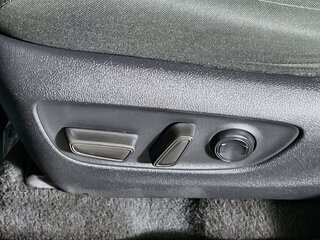 2025 Toyota Rav4 XLE — photo 13