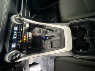 2025 Toyota Rav4 XLE — photo 22