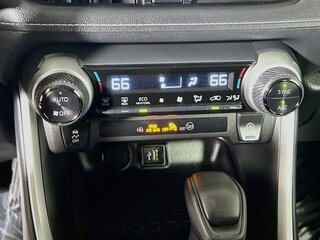 2025 Toyota Rav4 XLE — photo 23