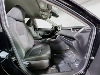 2025 Toyota Rav4 XLE — photo 28
