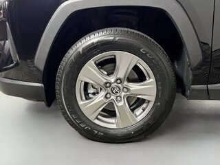2025 Toyota Rav4 XLE — photo 11