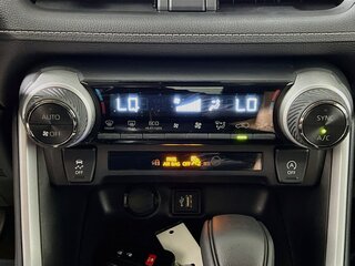 2025 Toyota Rav4 XLE — photo 23