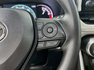 2025 Toyota Rav4 XLE — photo 17