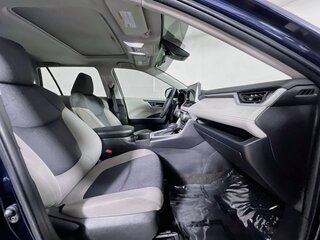 2025 Toyota Rav4 XLE — photo 28