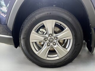 2025 Toyota Rav4 XLE — photo 11