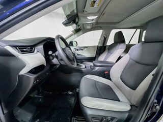 2025 Toyota Rav4 XLE — photo 12