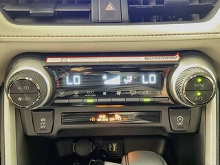 2025 Toyota Rav4 XLE — photo 23