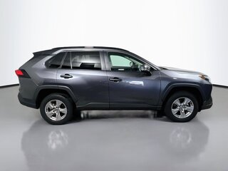 2025 Toyota Rav4 XLE — photo 2