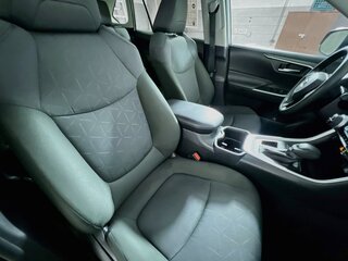 2025 Toyota Rav4 XLE — photo 28