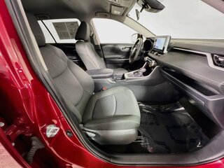 2025 Toyota Rav4 XLE — photo 28