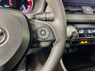 2025 Toyota Rav4 XLE — photo 17