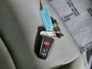 2025 Toyota Rav4 XLE — photo 33