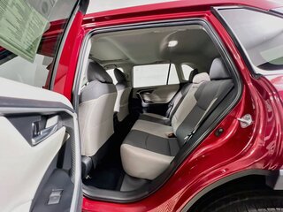 2025 Toyota Rav4 XLE — photo 26