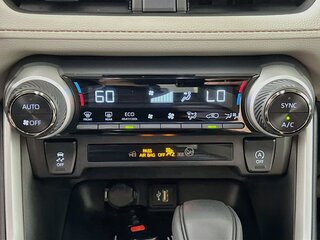 2025 Toyota Rav4 XLE — photo 23