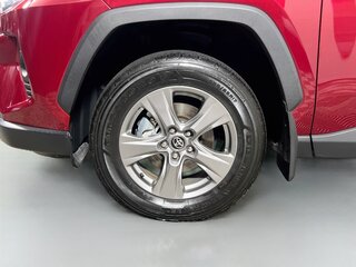 2025 Toyota Rav4 XLE — photo 11