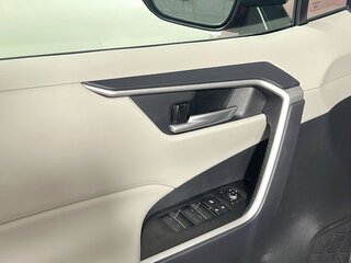 2025 Toyota Rav4 XLE — photo 14