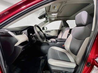 2025 Toyota Rav4 XLE — photo 12