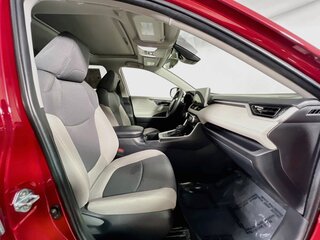 2025 Toyota Rav4 XLE — photo 28