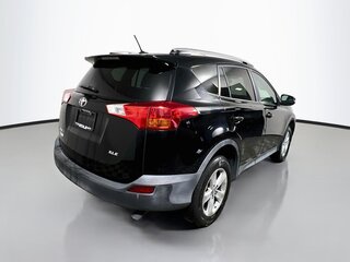 2015 Toyota Rav4 XLE — photo 3