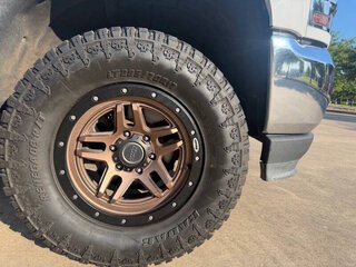 2017 Chevrolet Silverado 1500 LT — photo 41