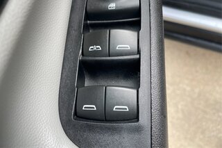 2019 Chevrolet Equinox LS — photo 27