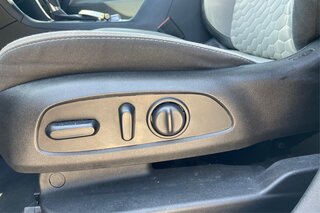 2020 Chevrolet Equinox LT — photo 20
