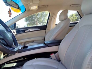 2018 Lincoln MKZ Base/Premiere — photo 10
