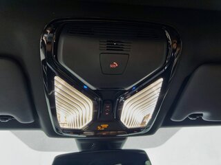 2022 BMW 3 Series 330e — photo 18