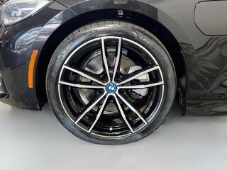 2022 BMW 3 Series 330e — photo 11