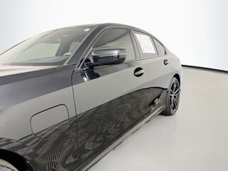 2022 BMW 3 Series 330e — photo 10