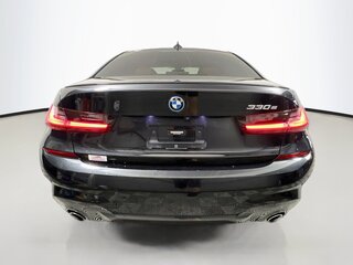 2022 BMW 3 Series 330e — photo 4