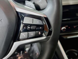 2025 BMW 3 Series 330i — photo 17